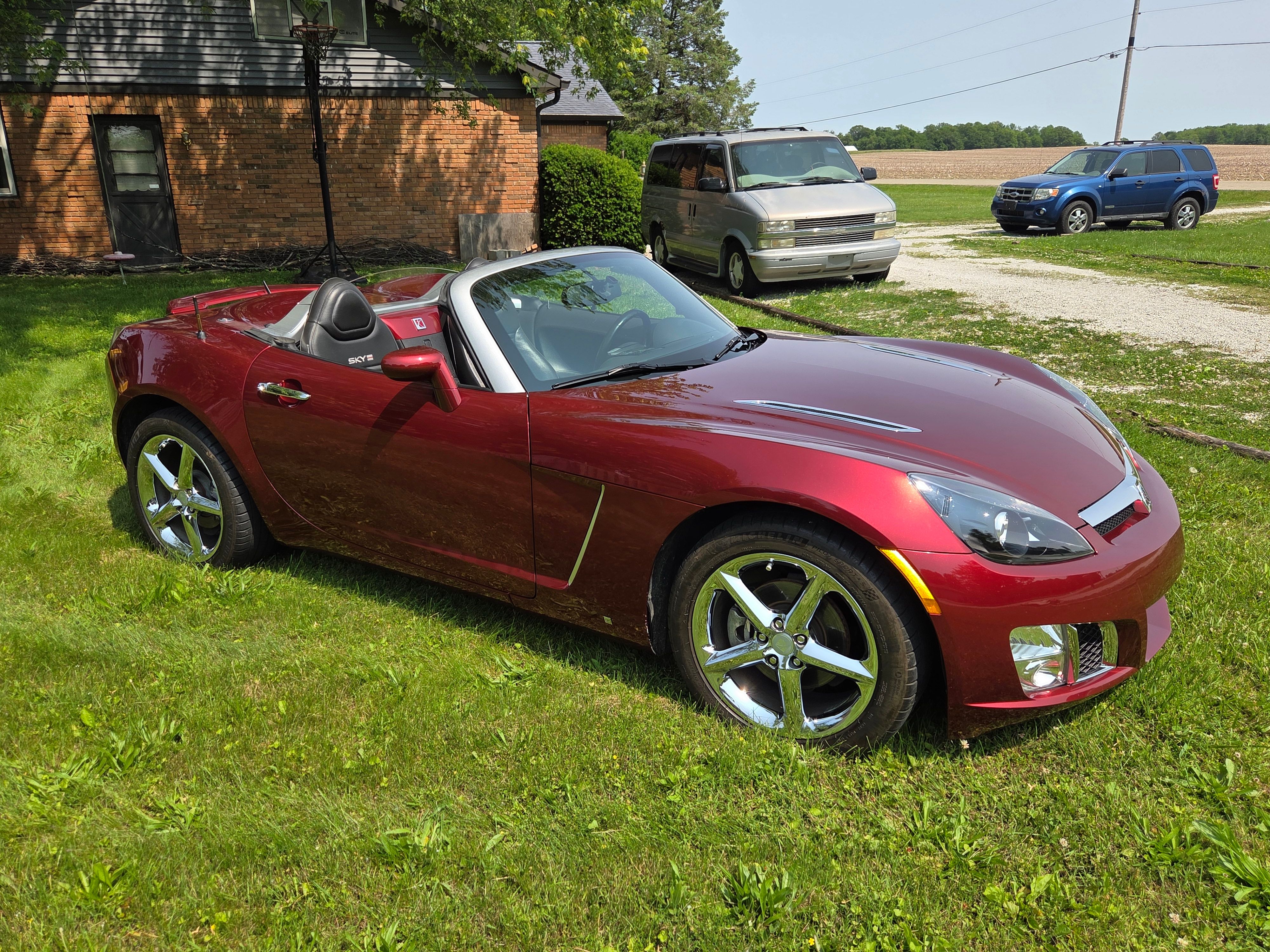 Used 2009 Saturn Sky Red Line RWD image 15
