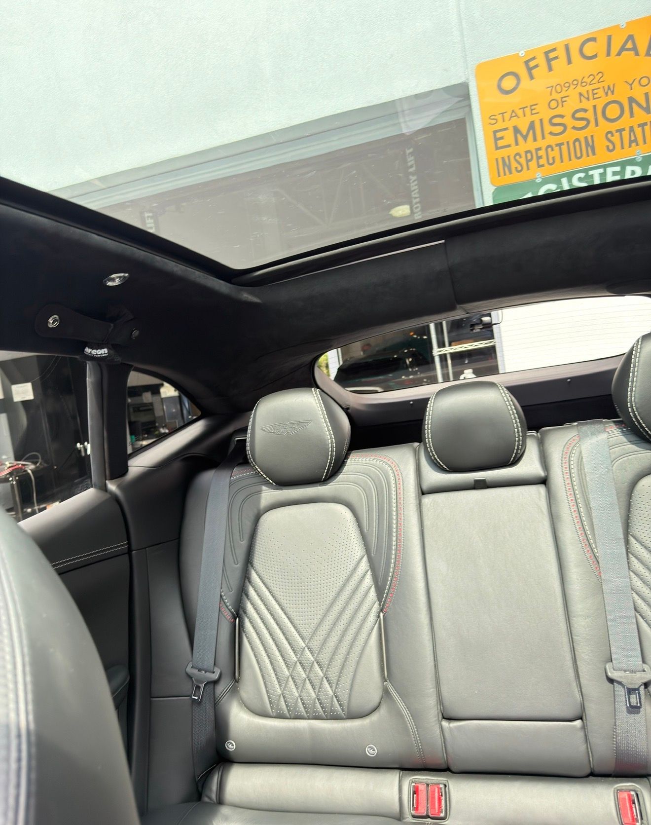 Used 2021 Aston Martin DBX AWD/4WD image 24