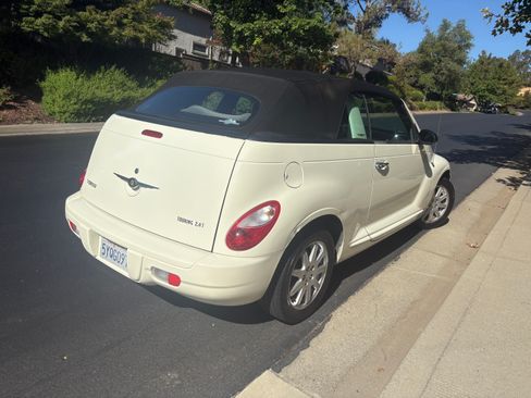 Used 2007 Chrysler PT Cruiser Touring image 2