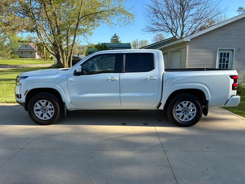 Used 2025 Nissan Frontier SV w/ SV Convenience Package AWD/4WD image 9