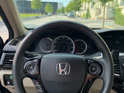 Used 2016 Honda Accord LX image 14