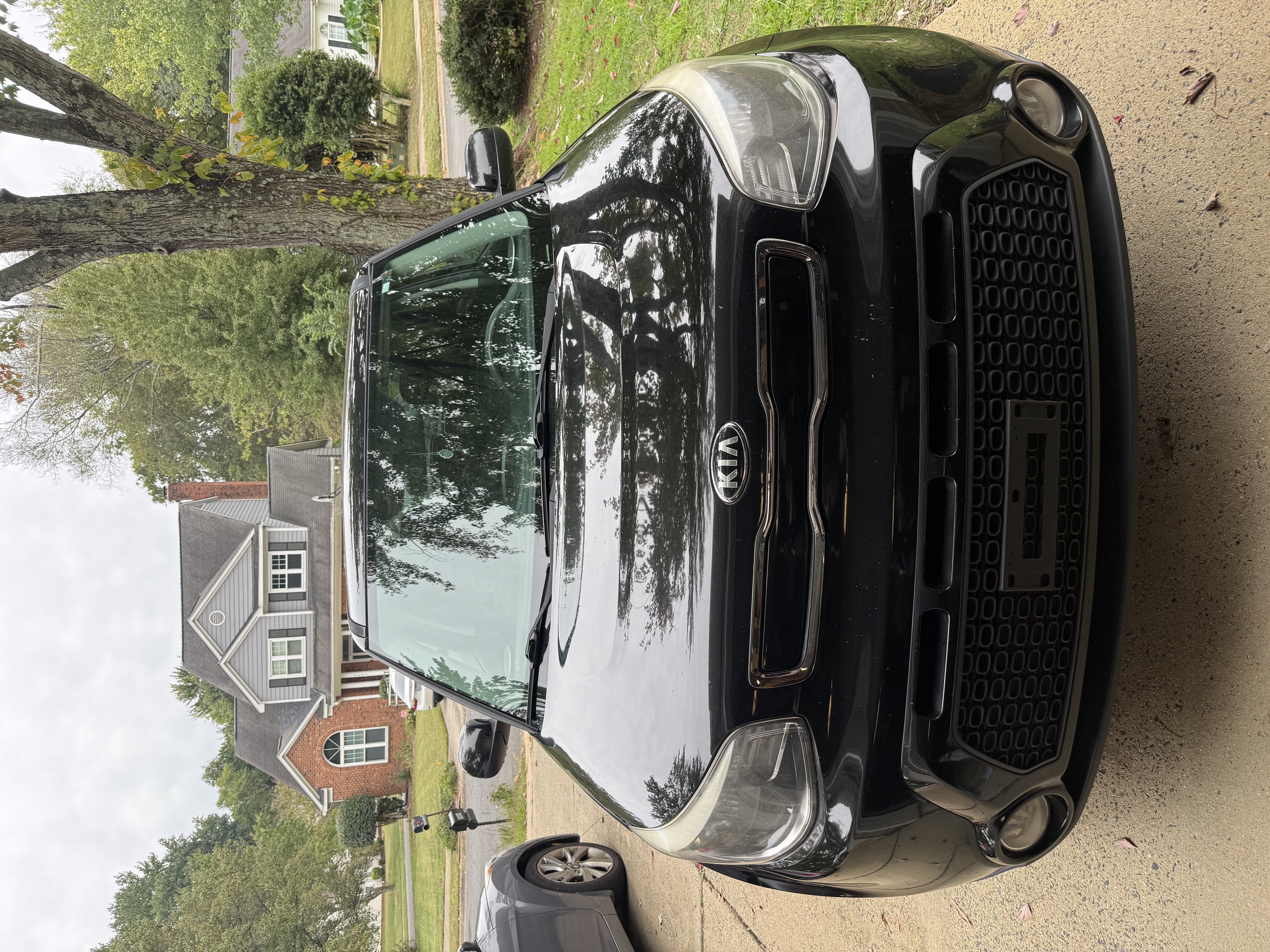 Used 2016 Kia Soul + FWD image 2