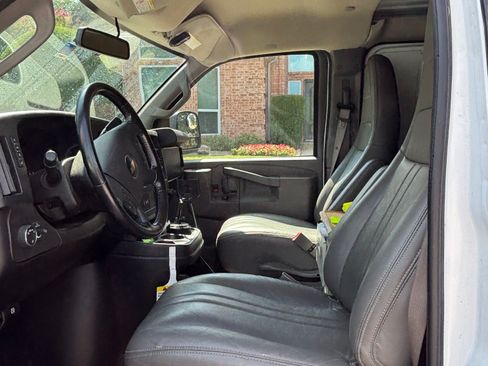 Used 2021 Chevrolet Express 2500 w/ Driver Convenience Package RWD image 6