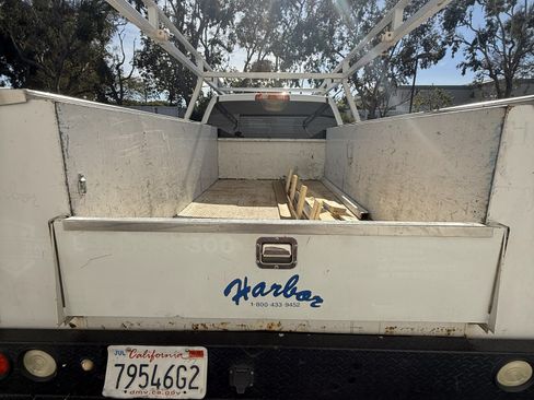 Used 2017 GMC Sierra 2500 2WD Crew Cab w/ Sierra Convenience Package image 9