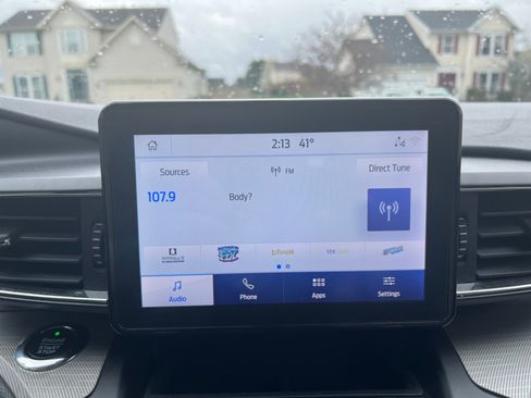Used 2020 Ford Explorer XLT w/ Equipment Group 202A AWD/4WD image 5