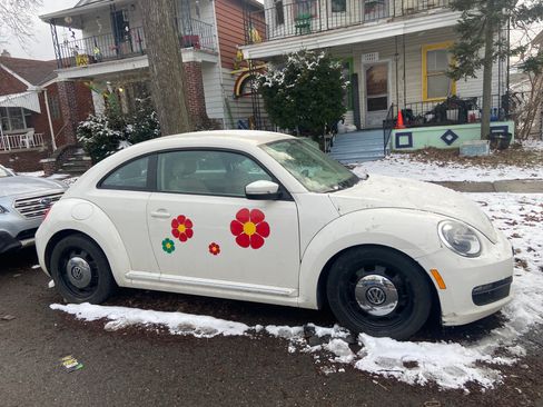 Used 2014 Volkswagen Beetle 2.5 image 5