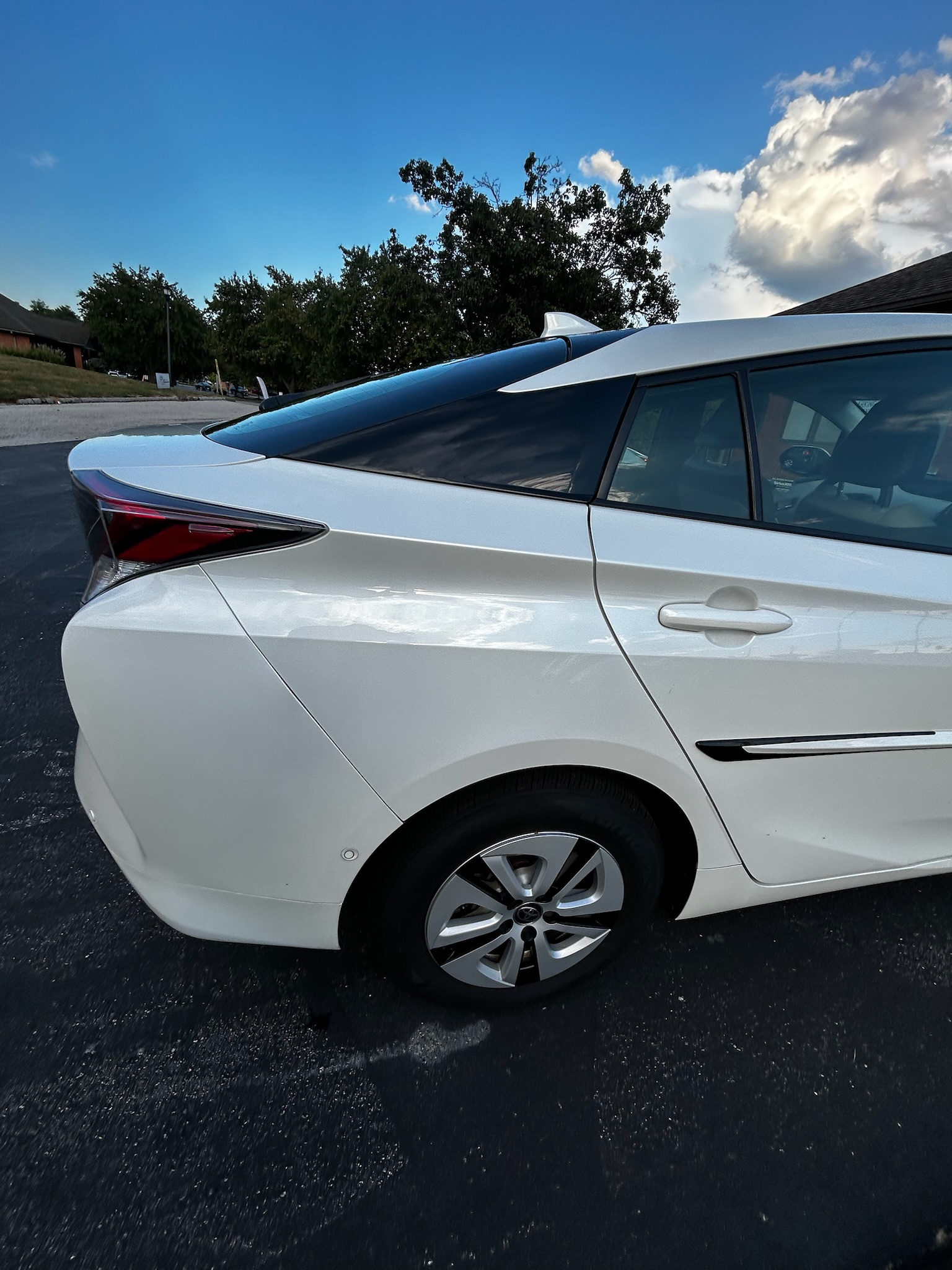 Used 2017 Toyota Prius Four w/ Advanced Technology Package FWD image 13