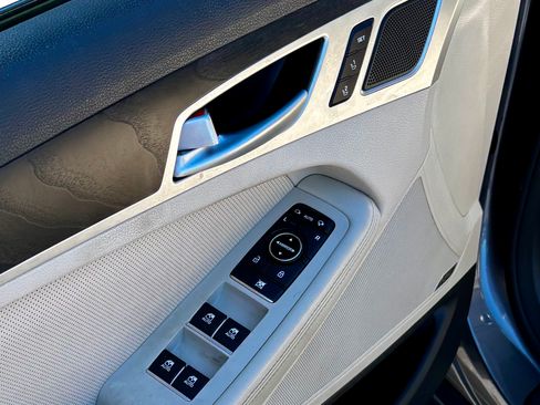 Used 2015 Hyundai Genesis 5.0 w/ Option Group 05 image 10