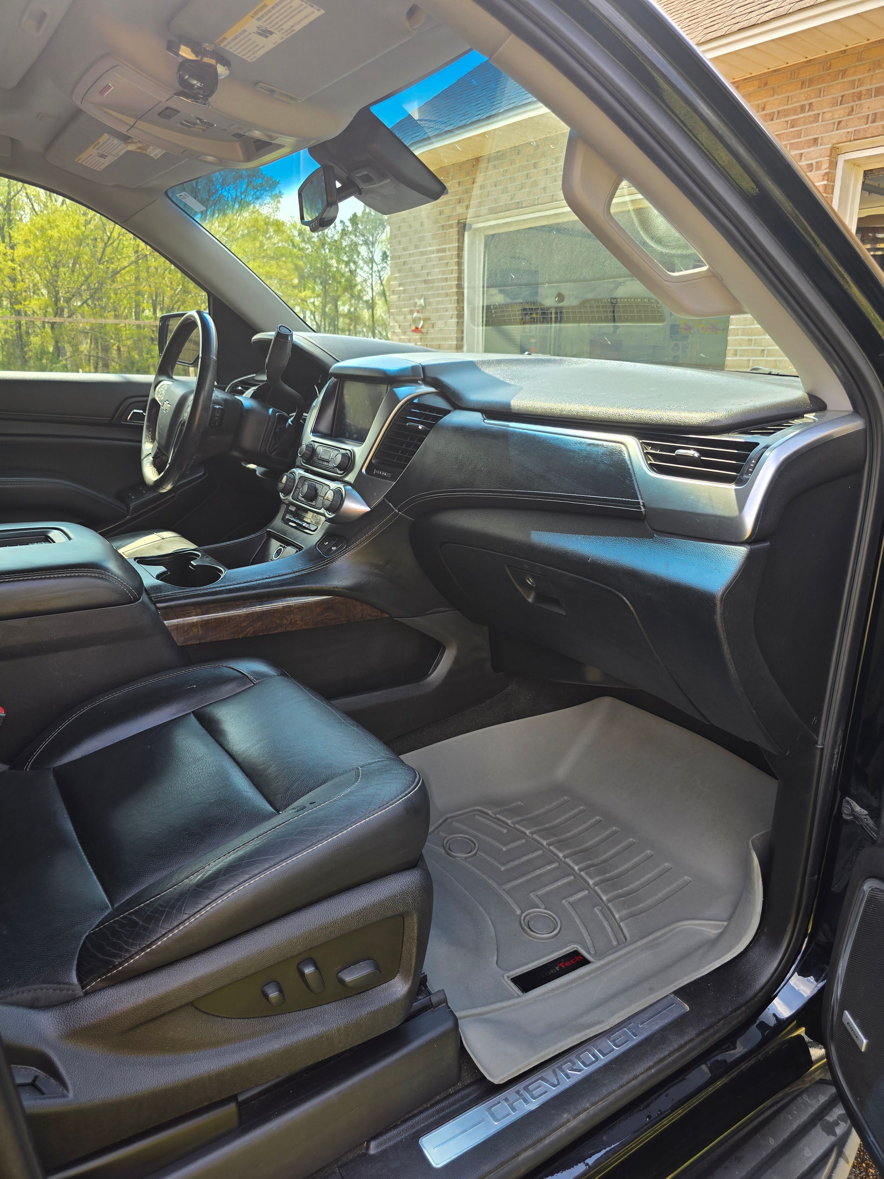 Used 2016 Chevrolet Suburban LT w/ Luxury Package RWD image 9