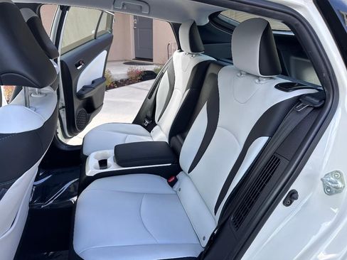 Used 2019 Toyota Prius Prime Advanced image 16