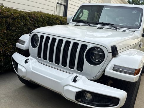 Used 2021 Jeep Wrangler Unlimited Sahara AWD/4WD image 6