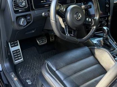 Used 2018 Volkswagen Golf 4-Door image 19