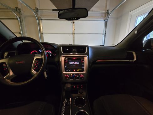 Used 2014 GMC Acadia SLE image 14