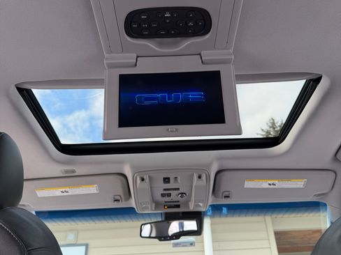 Used 2015 Cadillac Escalade ESV Luxury image 16