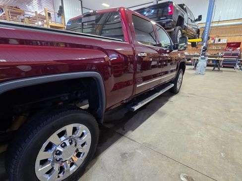 Used 2017 GMC Sierra 2500 Denali w/ Duramax Plus Package image 19