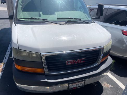 Used 2006 GMC Savana 3500 w/ Chrome Appearance Package RWD image 11