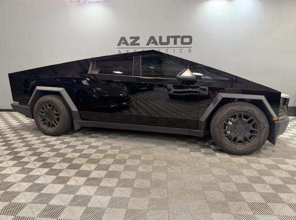 Used 2024 Tesla Cybertruck AWD Crew Cab image 1