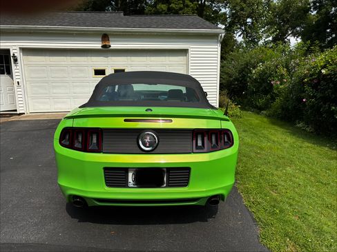 Used 2013 Ford Mustang Premium RWD image 15