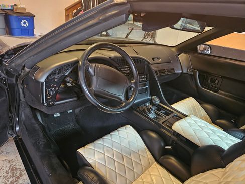 Used 1993 Chevrolet Corvette Coupe image 5