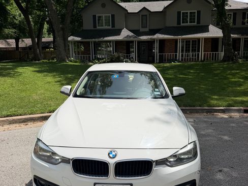 Used 2016 BMW 320i Sedan RWD image 13