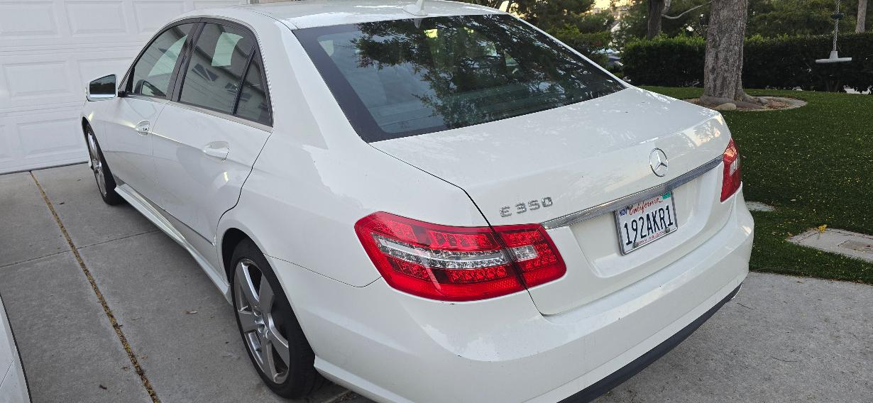 Used 2011 Mercedes-Benz E 350 Sedan image 2