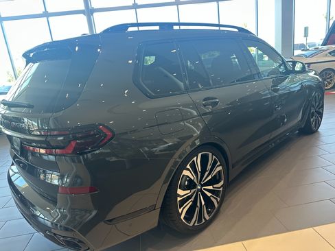 Used 2026 BMW X7 M60i image 2