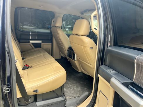 Used 2021 Ford F250 Lariat w/ Lariat Ultimate Package image 9