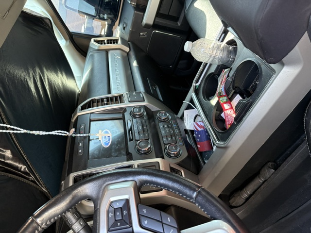 Used 2021 Ford F250 Lariat w/ Lariat Value Package AWD/4WD image 9