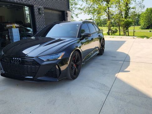 Used 2021 Audi RS 6 w/ Executive Package AWD/4WD image 2