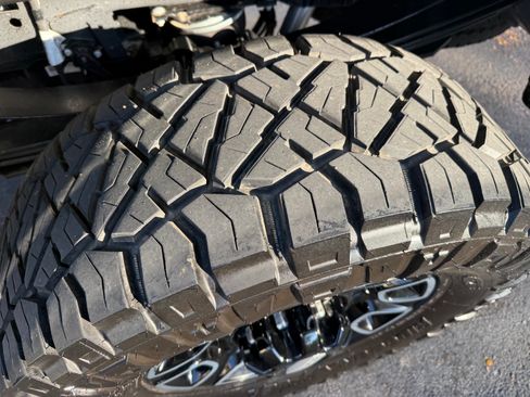 Used 2025 Ford F250 Platinum image 17