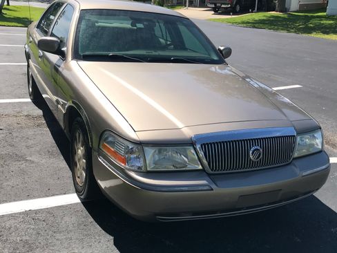 Used 2005 Mercury Grand Marquis LSE RWD image 1