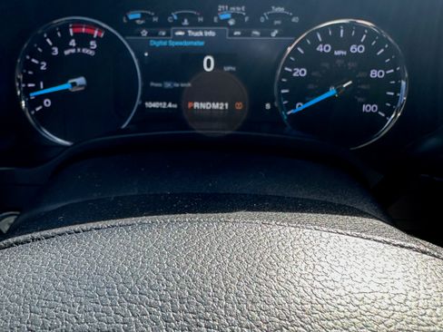 Used 2017 Ford F250 Platinum w/ Platinum Ultimate Package image 2