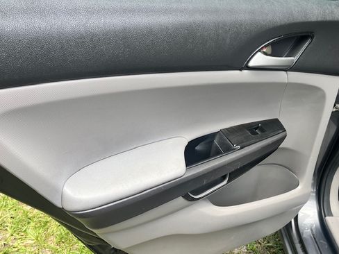 Used 2010 Honda Accord LX image 11