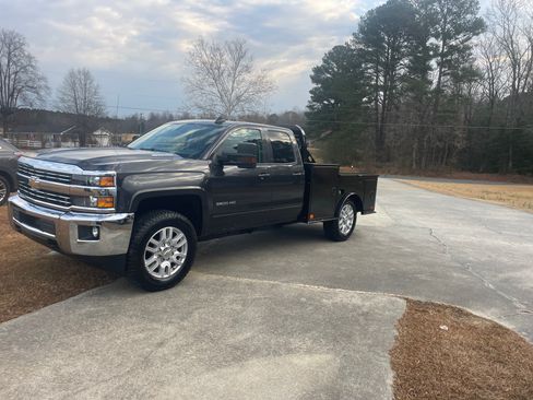 Used 2015 Chevrolet Silverado 3500 LT w/ LT Convenience Package AWD/4WD image 6