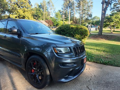 Used 2016 Jeep Grand Cherokee SRT AWD/4WD image 4