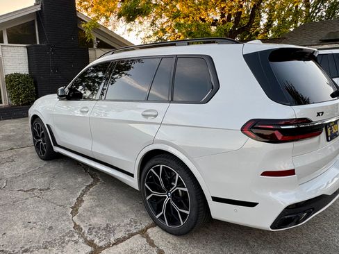 Used 2023 BMW X7 M60i w/ Executive Package image 4