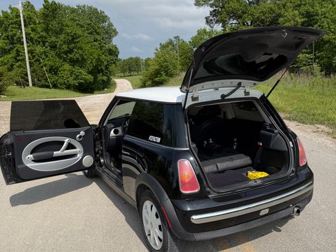 Used 2004 MINI Cooper Hardtop FWD image 8