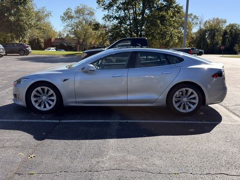 Used 2017 Tesla Model S 75D image 4