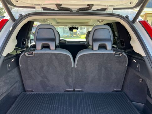 Used 2020 Volvo XC90 T6 Momentum w/ Protection Package Premier image 4