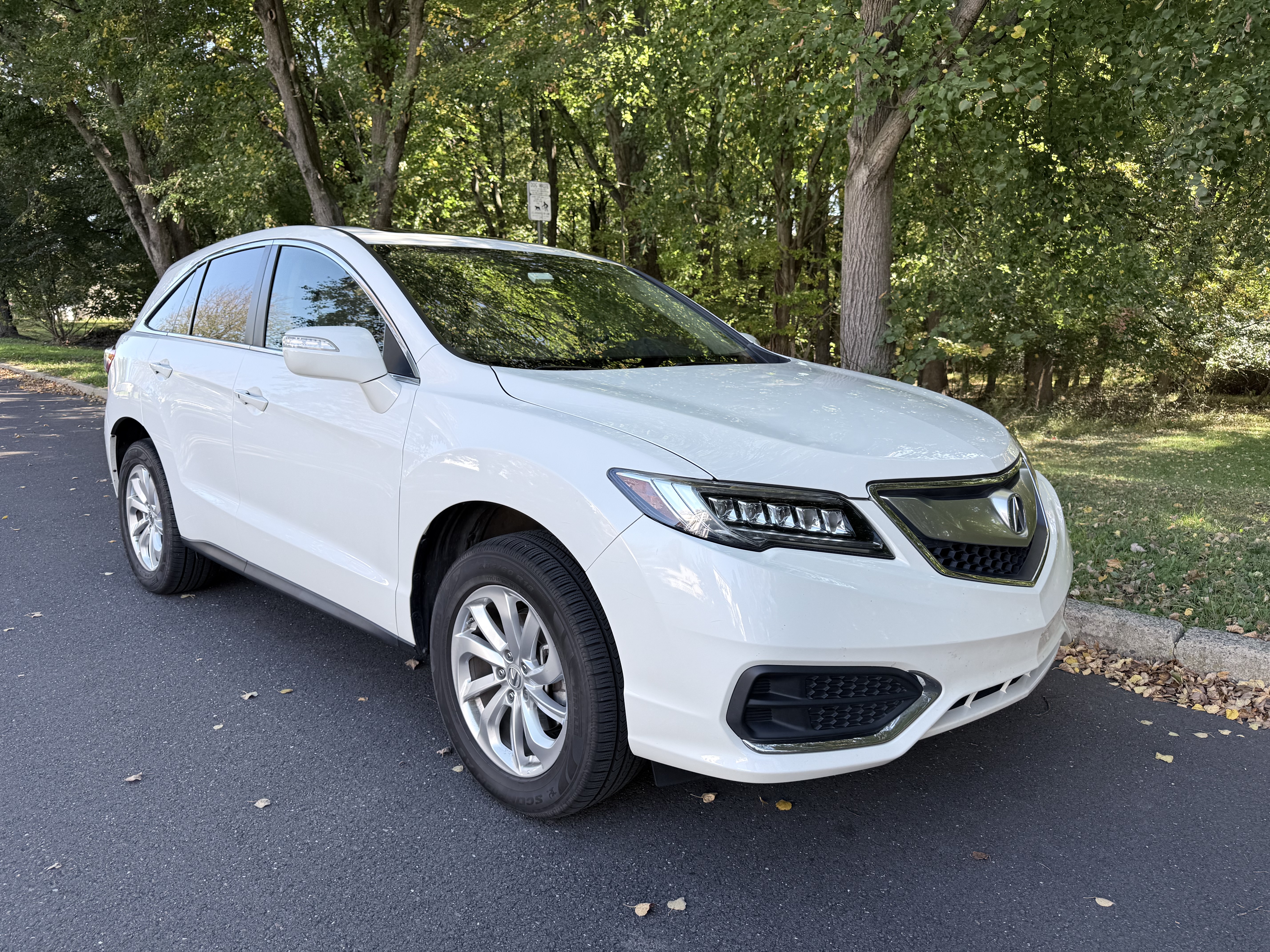 Used 2017 Acura RDX AWD image 1