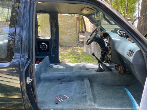 Used 1993 Toyota Pickup Deluxe AWD/4WD image 19