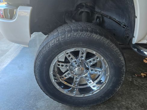 Used 2006 GMC Sierra 2500 SLE w/ Onstar Plus Package image 5