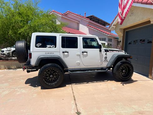 Used 2018 Jeep Wrangler Unlimited Rubicon image 5