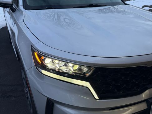 Used 2022 Kia Sorento SX w/ Panoramic Sunroof Package image 2