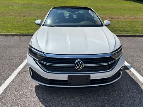 Used 2024 Volkswagen Jetta SEL FWD image 4