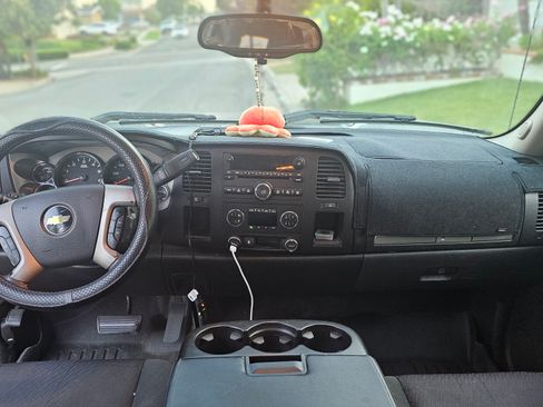 Used 2011 Chevrolet Silverado 1500 LT w/ Regional Value Package image 9