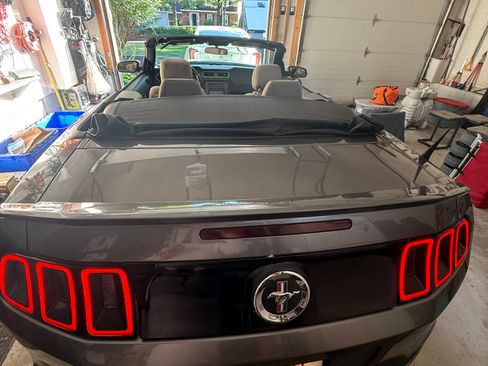 Used 2013 Ford Mustang Convertible RWD image 10