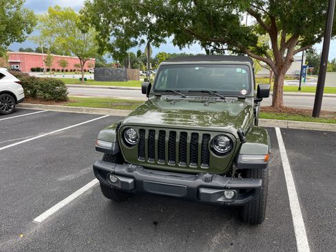 Used 2023 Jeep Gladiator Sport AWD/4WD image 9