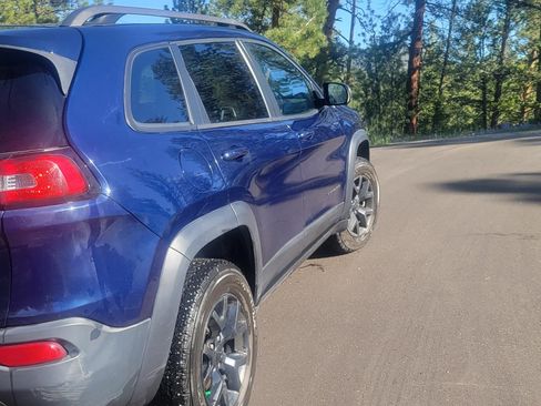 Used 2016 Jeep Cherokee Trailhawk w/ Comfort/Convenience Group image 5