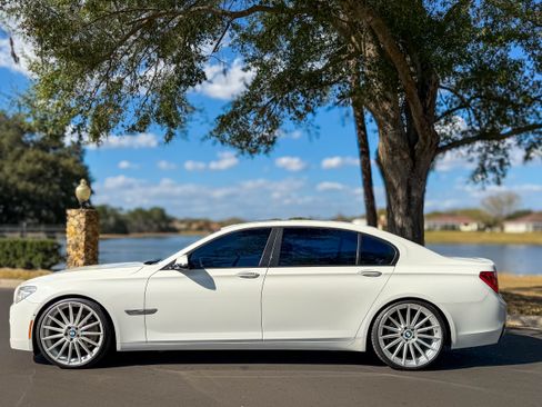 Used 2015 BMW 740Li image 9